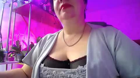 Lady Gloria online show from December 9, 4:01 am