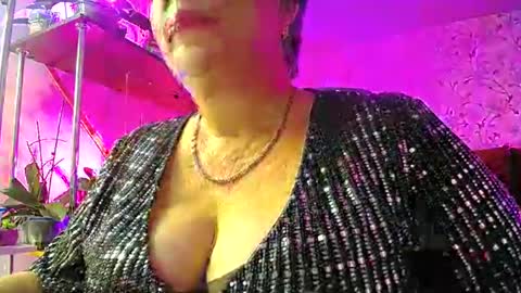 Lady Gloria online show from December 17, 3:28 pm