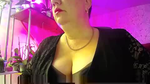 Lady Gloria online show from January 4, 1:21 pm