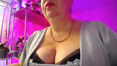 Lady Gloria online show from January 26, 9:40 am