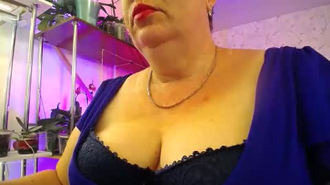 Lady Gloria online show from September 14, 10:25 am