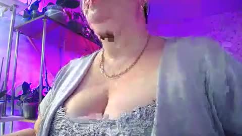 Lady Gloria online show from January 12, 6:29 am