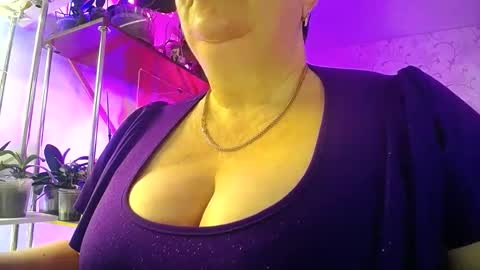 Lady Gloria online show from February 25, 6:56 am