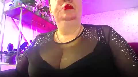 Snapshot of lady_gloria chatting on April 9, 6:02 am Lady Gloria online show from April 9, 6:02 am