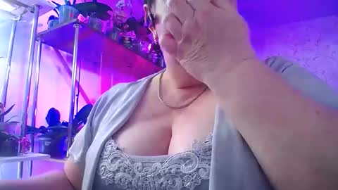 Snapshot of lady_gloria chatting on April 10, 9:58 am Lady Gloria online show from April 10, 9:58 am