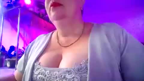 Lady Gloria online show from July 10, 7:01 am