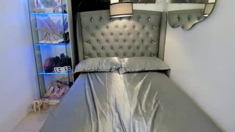 Snapshot of lady_moriseth chatting on March 11, 10:32 am lady_moriseth online show from March 11, 10:32 am