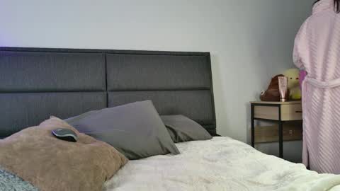    700  1300 -5 online show from January 5, 5:27 pm