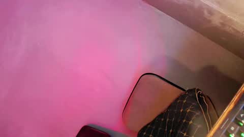 Snapshot of lady_of_pleasure28 chatting on May 13, 2:03 pm Ella online show from May 13, 2:03 pm