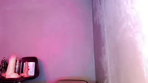Snapshot of lady_of_pleasure28 chatting on May 30, 2:36 pm Ella online show from May 30, 2:36 pm
