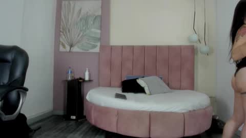 lady_scarlett_ online show from September 12, 7:25 pm