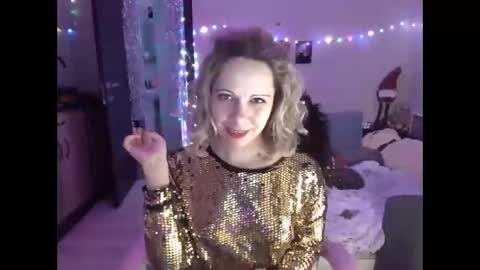 lady_smile69 online show from December 31, 9:39 pm