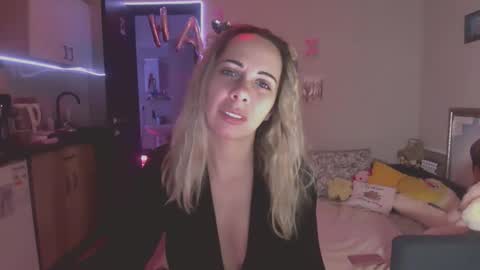 lady_smile69 online show from October 2, 1:12 am