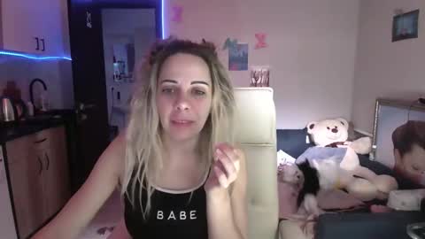 lady_smile69 online show from November 17, 7:25 am