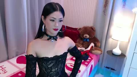 Trix online show from February 3, 8:58 pm