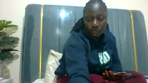 lindah32 online show from December 1, 5:02 pm