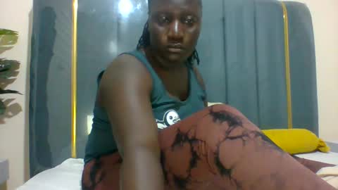 lindah32 online show from December 2, 7:05 pm
