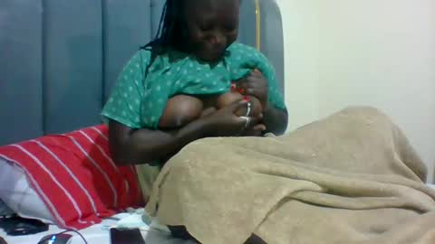 lindah32 online show from December 6, 6:28 pm