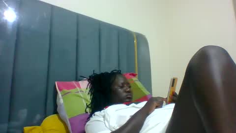 lindah32 online show from December 7, 8:05 pm