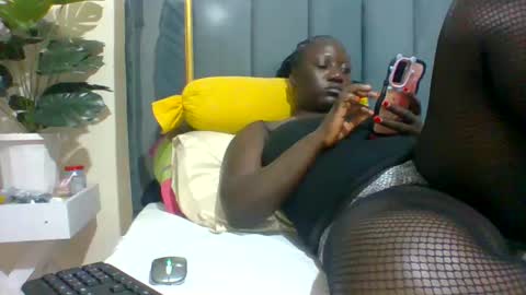 lindah32 online show from December 9, 6:57 pm