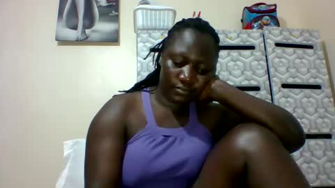 lindah32 online show from January 1, 9:41 pm