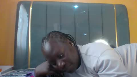 Snapshot of ladyblossoms19 chatting on October 1, 8:20 am lindah32 online show from October 1, 8:20 am