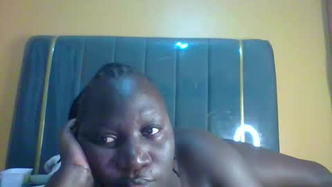 Snapshot of ladyblossoms19 chatting on October 1, 8:37 pm lindah32 online show from October 1, 8:37 pm