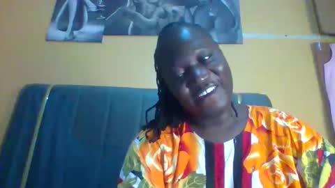 Snapshot of ladyblossoms19 chatting on October 4, 12:41 am lindah32 online show from October 4, 12:41 am