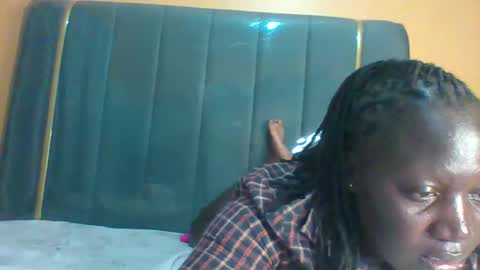 Snapshot of ladyblossoms19 chatting on October 10, 6:51 pm lindah32 online show from October 10, 6:51 pm