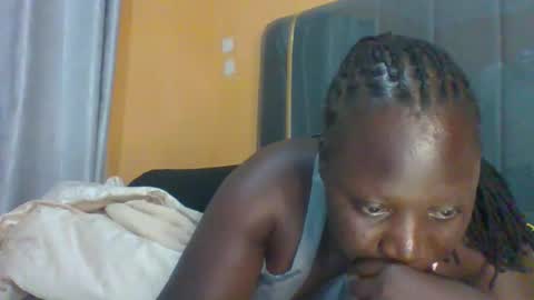 Snapshot of ladyblossoms19 chatting on November 18, 4:33 pm lindah32 online show from November 18, 4:33 pm