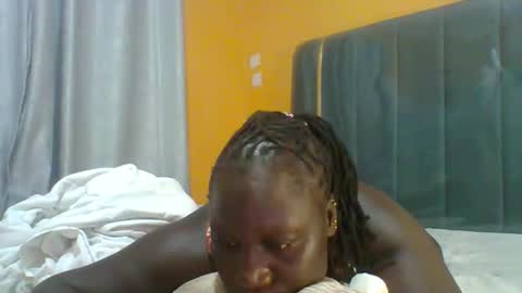 lindah32 online show from January 15, 6:00 pm