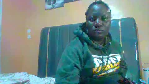 lindah32 online show from June 17, 12:13 am