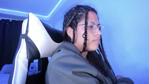  Lady  online show from February 18, 6:15 am