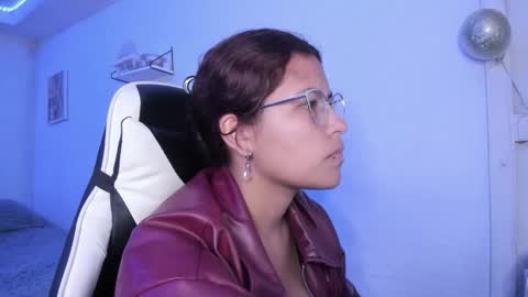  Lady  online show from October 2, 2:18 am