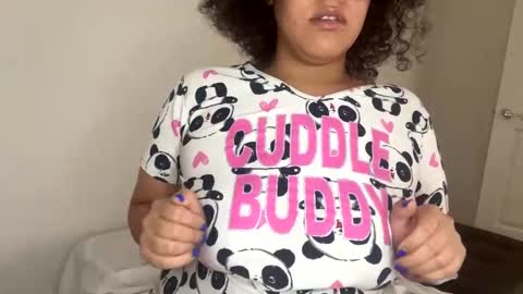 Stephanie online show from December 4, 5:33 pm