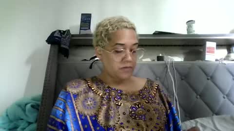 Stephanie online show from June 19, 5:39 pm