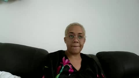 Stephanie online show from July 25, 2:25 pm