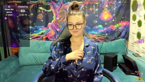 LadyDrummer online show from December 16, 10:59 pm