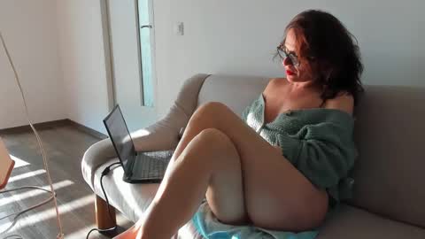 Snapshot of ladygilda chatting on April 10, 2:44 pm LADYGILDA online show from April 10, 2:44 pm