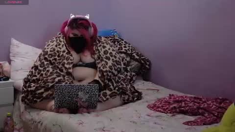 ladykitsunebig online show from June 13, 7:01 pm