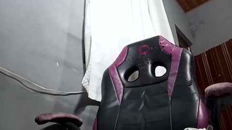 Snapshot of ladynemesis00 chatting on February 14, 2:52 am ladynemesis00 online show from February 14, 2:52 am