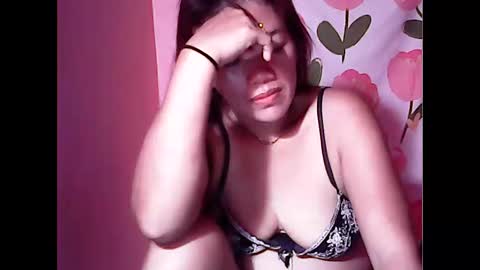 ladysweet4u69 online show from June 9, 9:21 am