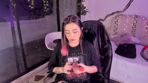 Snapshot of ladysweetts chatting on November 11, 5:07 am Lady online show from November 11, 5:07 am