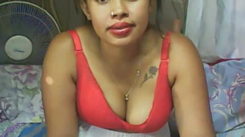 Snapshot of ladyxsnakes chatting on February 2, 2:24 pm LadyXSnakes online show from February 2, 2:24 pm