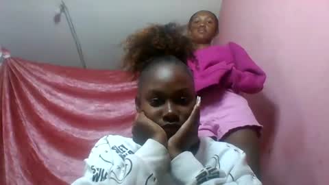 Snapshot of lae69 chatting on August 7, 7:10 am lae69 online show from August 7, 7:10 am