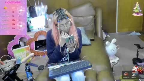 Skinnygirl online show from October 19, 2:01 am