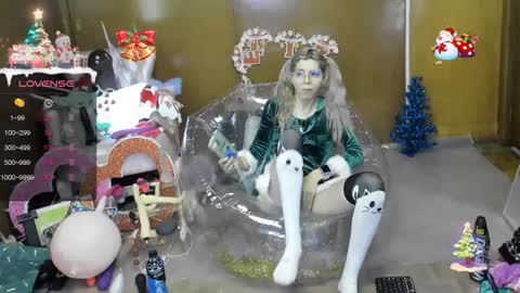 Skinnygirl online show from December 17, 9:43 pm