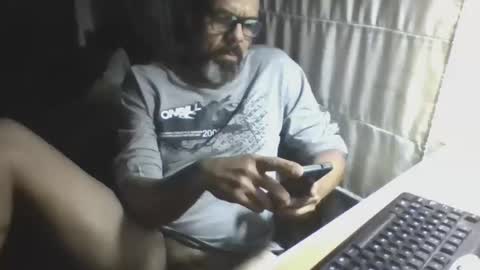 Snapshot of lagenovadura chatting on April 15, 5:25 am La Genova esta Dura beard boy male dick mastubate latinosexy latinohot latino glasses mature strong stronglegs online show from April 15, 5:25 am
