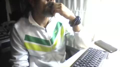 Snapshot of lagenovadura chatting on May 26, 2:29 am La Genova esta Dura beard boy male dick mastubate latinosexy latinohot latino glasses mature strong stronglegs online show from May 26, 2:29 am
