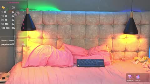    online show from December 4, 6:39 pm